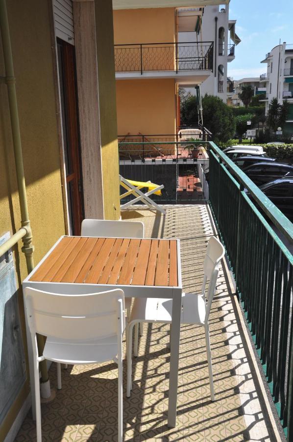 Viale Repubblica 329 1 Apartamento Pietra Ligure Exterior foto