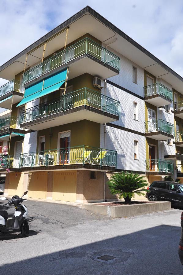 Viale Repubblica 329 1 Apartamento Pietra Ligure Exterior foto